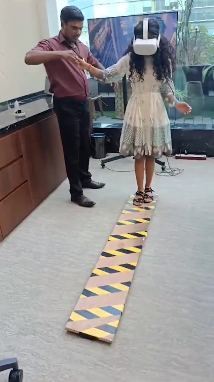 VR Cross The Rope Game